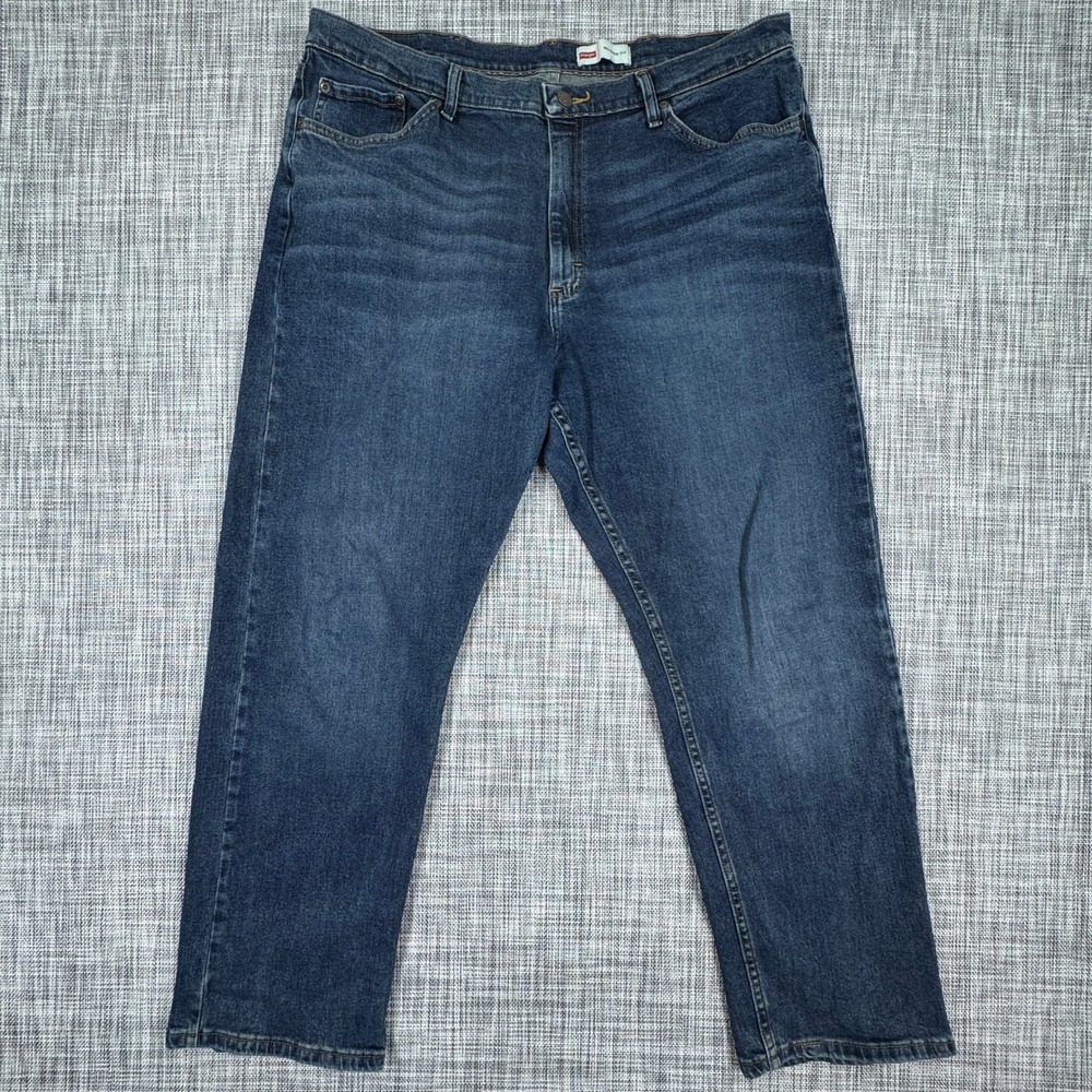 Wrangler Mens Jeans 38x30 Relaxed Fit Straight Leg Stretch Blue Denim Pants